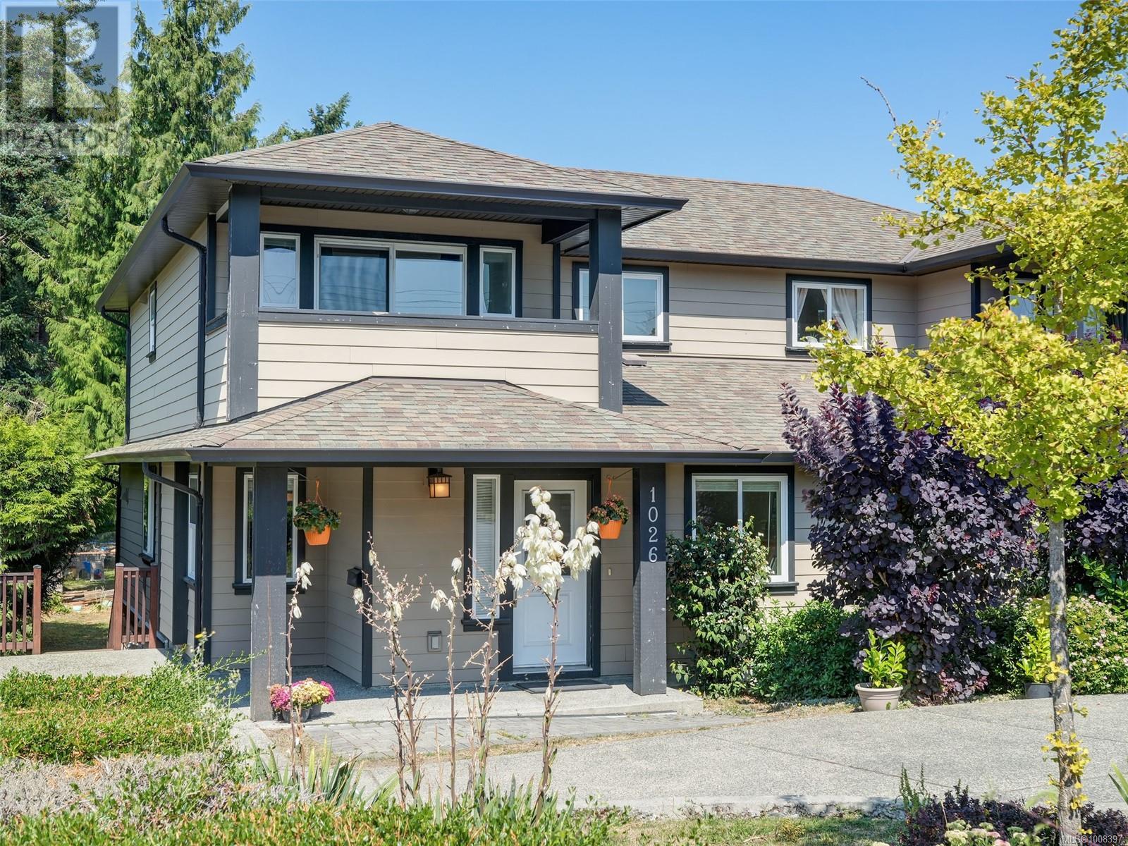 1026 Tillicum Rd, Esquimalt, BC V9A 2A1