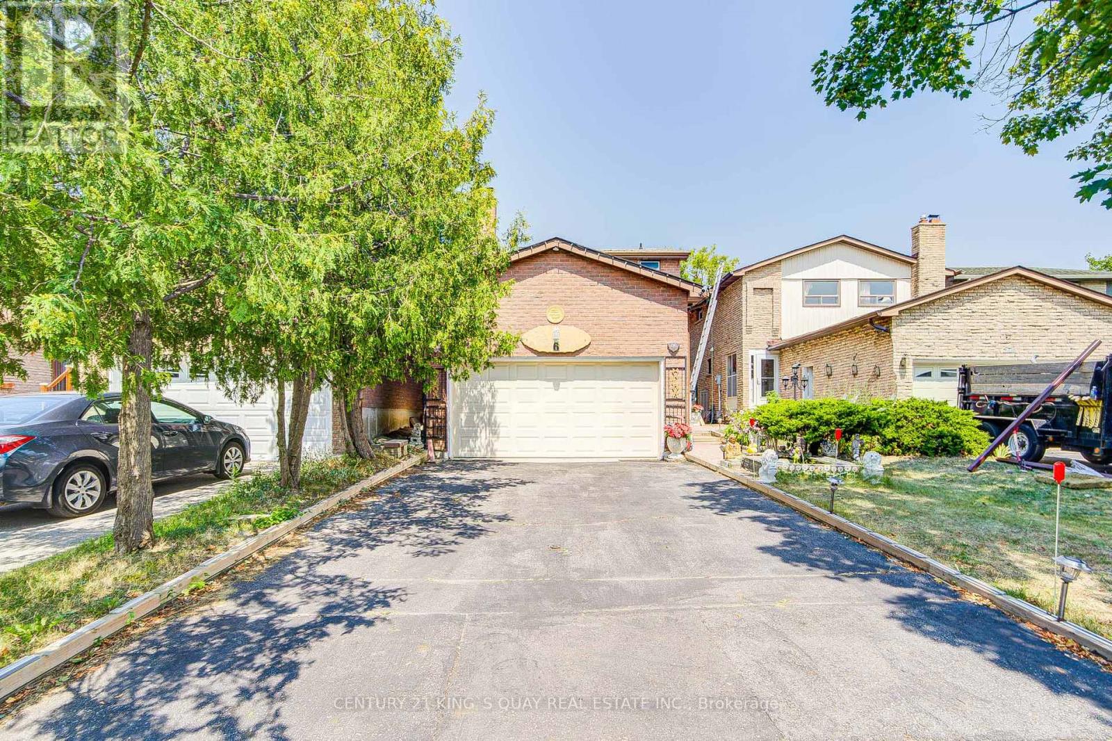 6 Cottsmore Cres, Markham, ON L3R 3X6