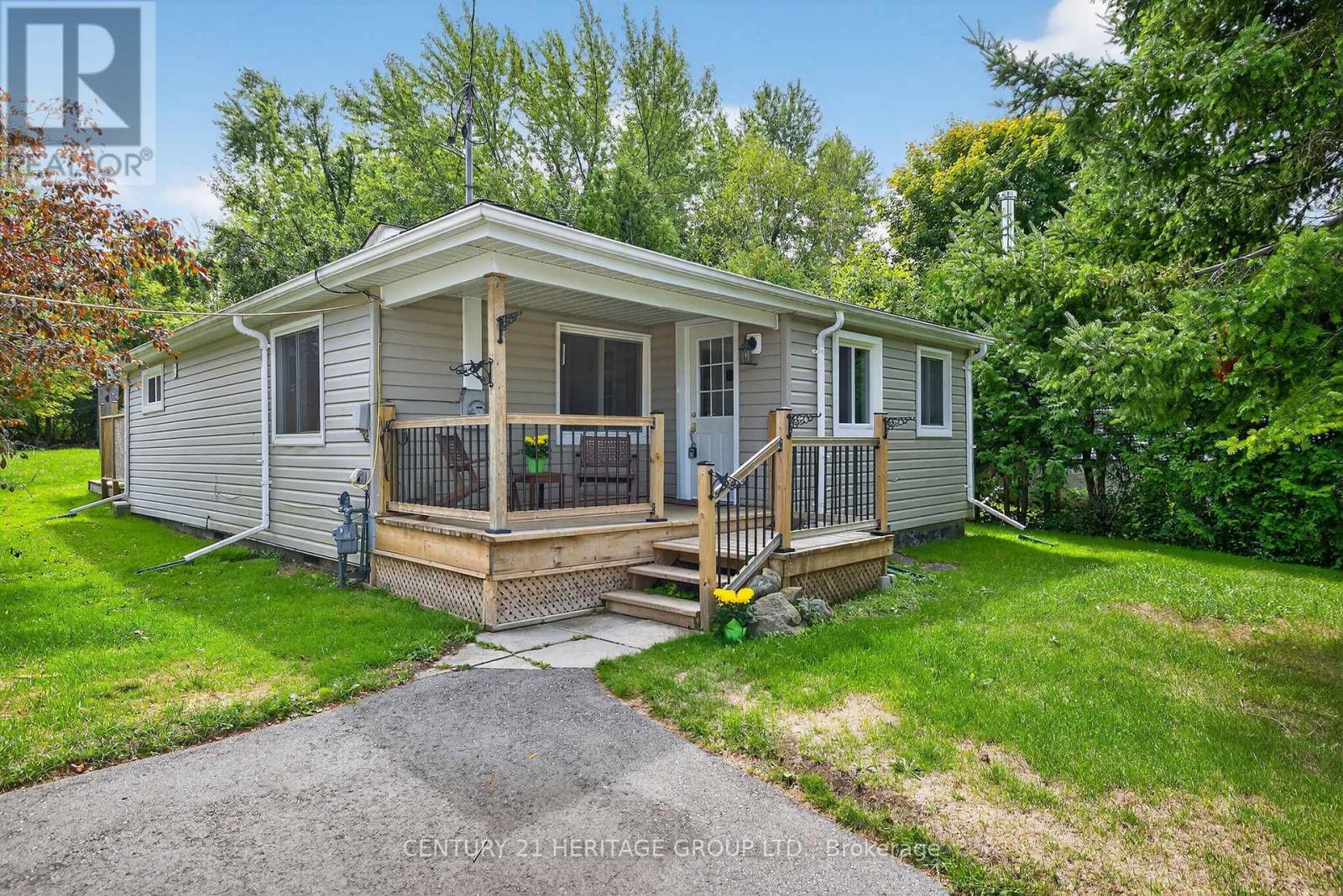 67 Dorothy Ave, Georgina, ON L0E 1R0
