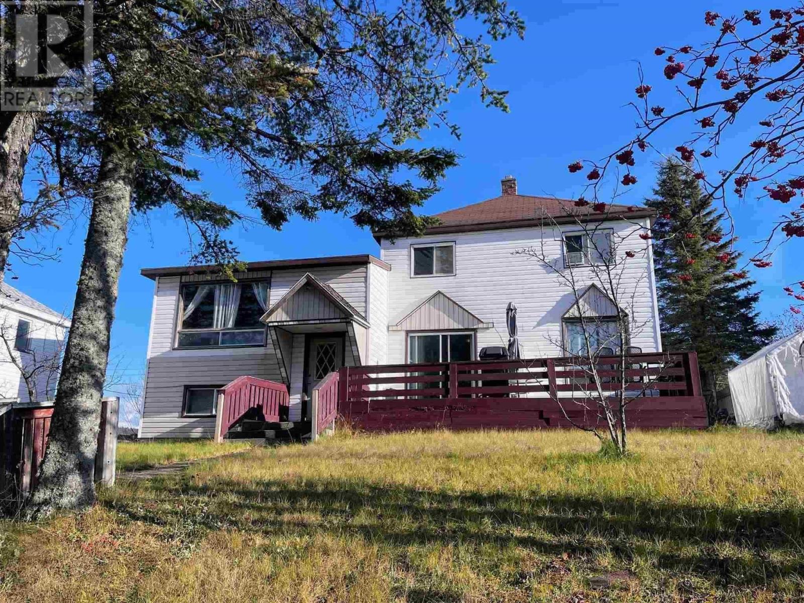 43 Stevens Ave, Marathon, ON P0T 2E0