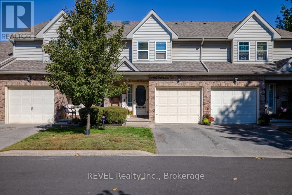 3 5070 Drummond Rd, Niagara Falls, ON L2E 6E4