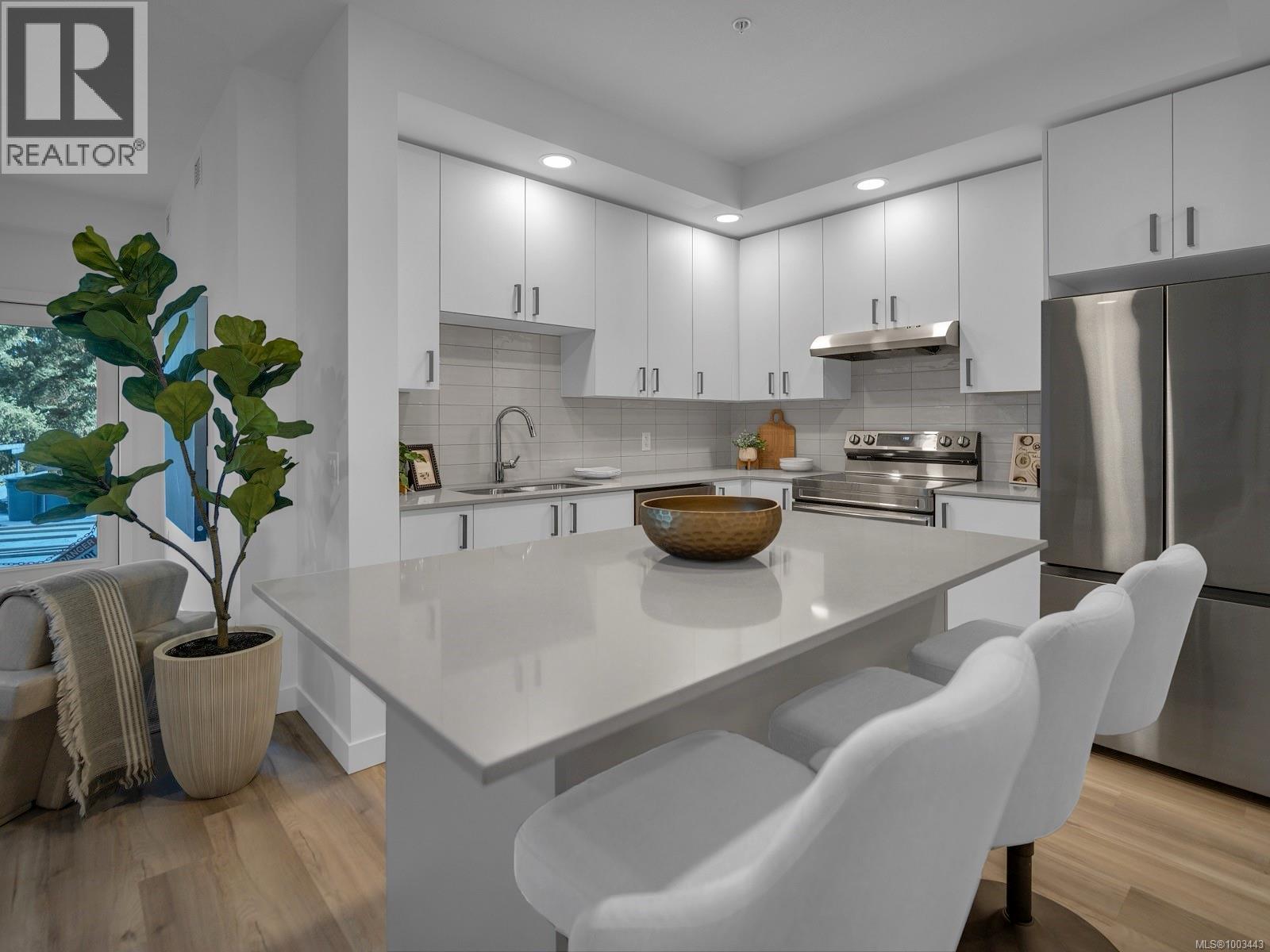 2390 City Gate Blvd Unit 319 Blvd, Langford, BC V9B 7E8