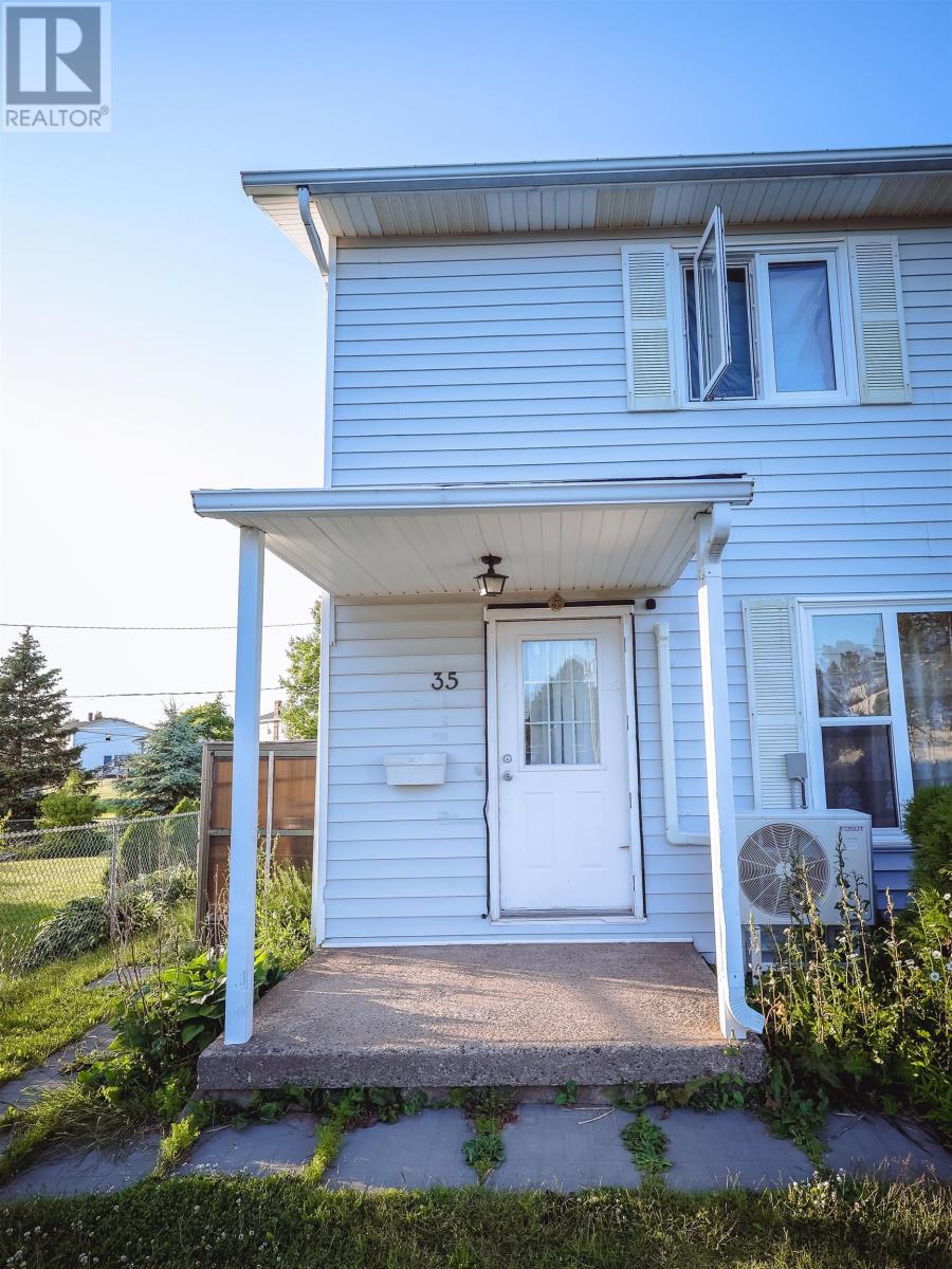 35 Rankin Ct, Charlottetown, PE C1A 8T2