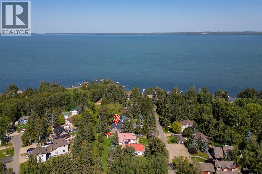 504 5th St, Norris Beach, AB T0C 2V0