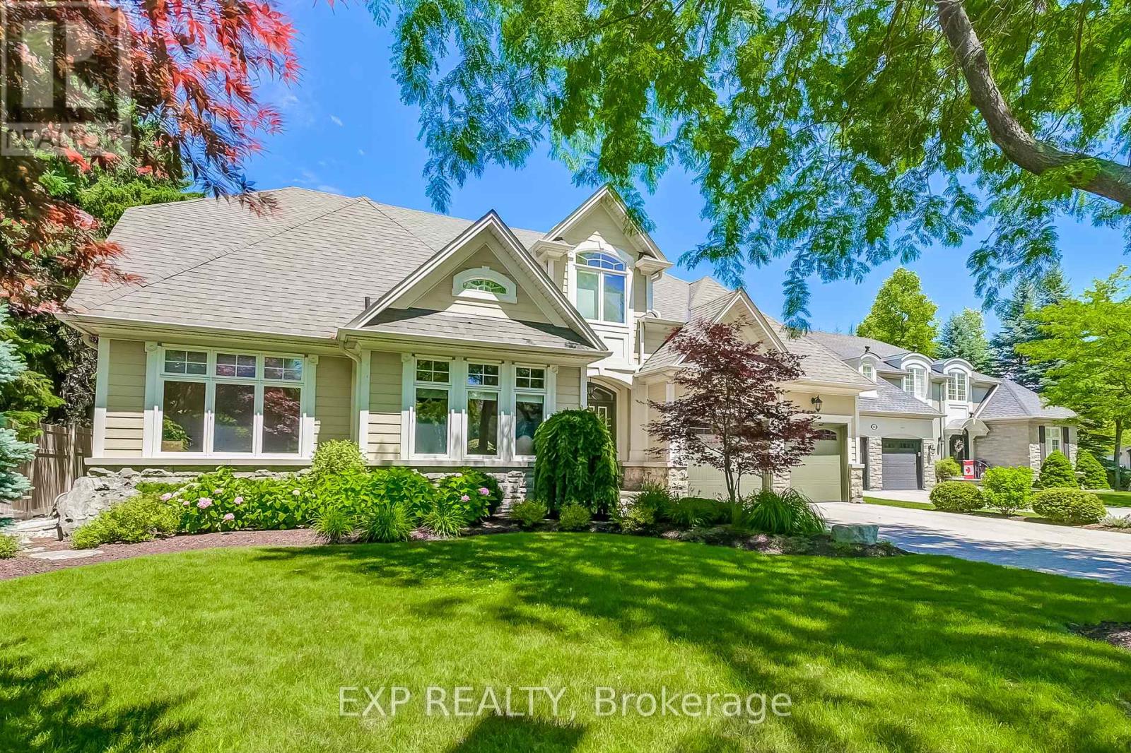 806 Hidden Grove Ln, Mississauga, ON L5H 4L3