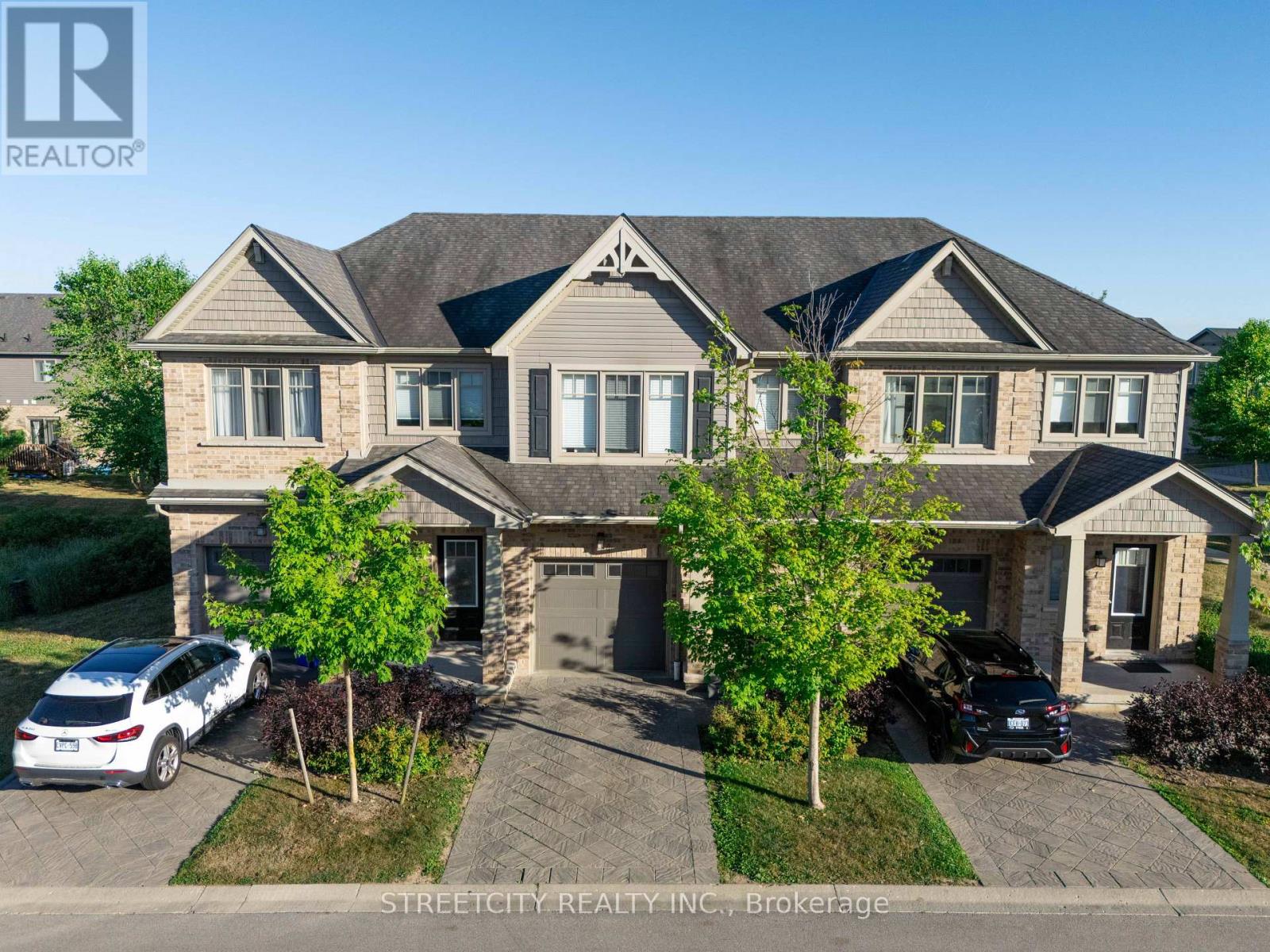 3 1924 Cedarhollow Blvd, London, ON N5X 0C3