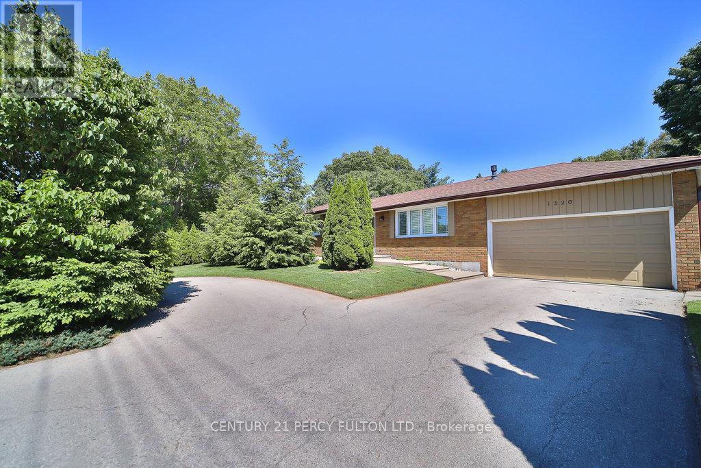 1520 Rebecca St, Oakville, ON L6L 1Z7