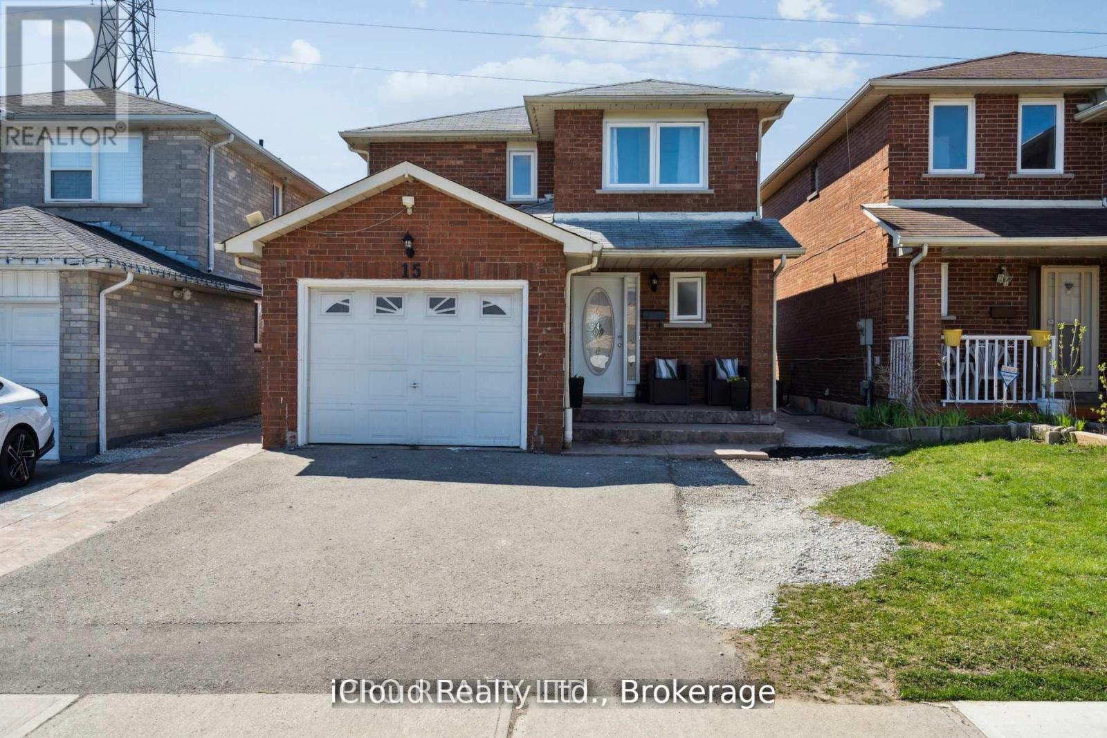 15 Fallen Oak Ct, Brampton, ON L6Y 3T6