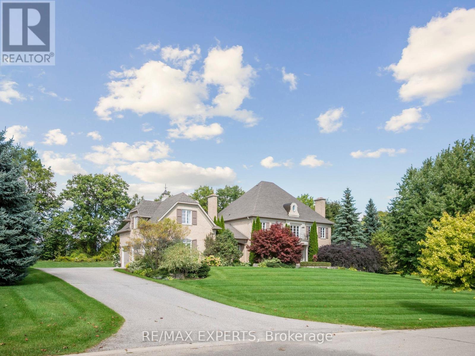 105 Eden Vale Dr SE, King, ON L7B 1L9
