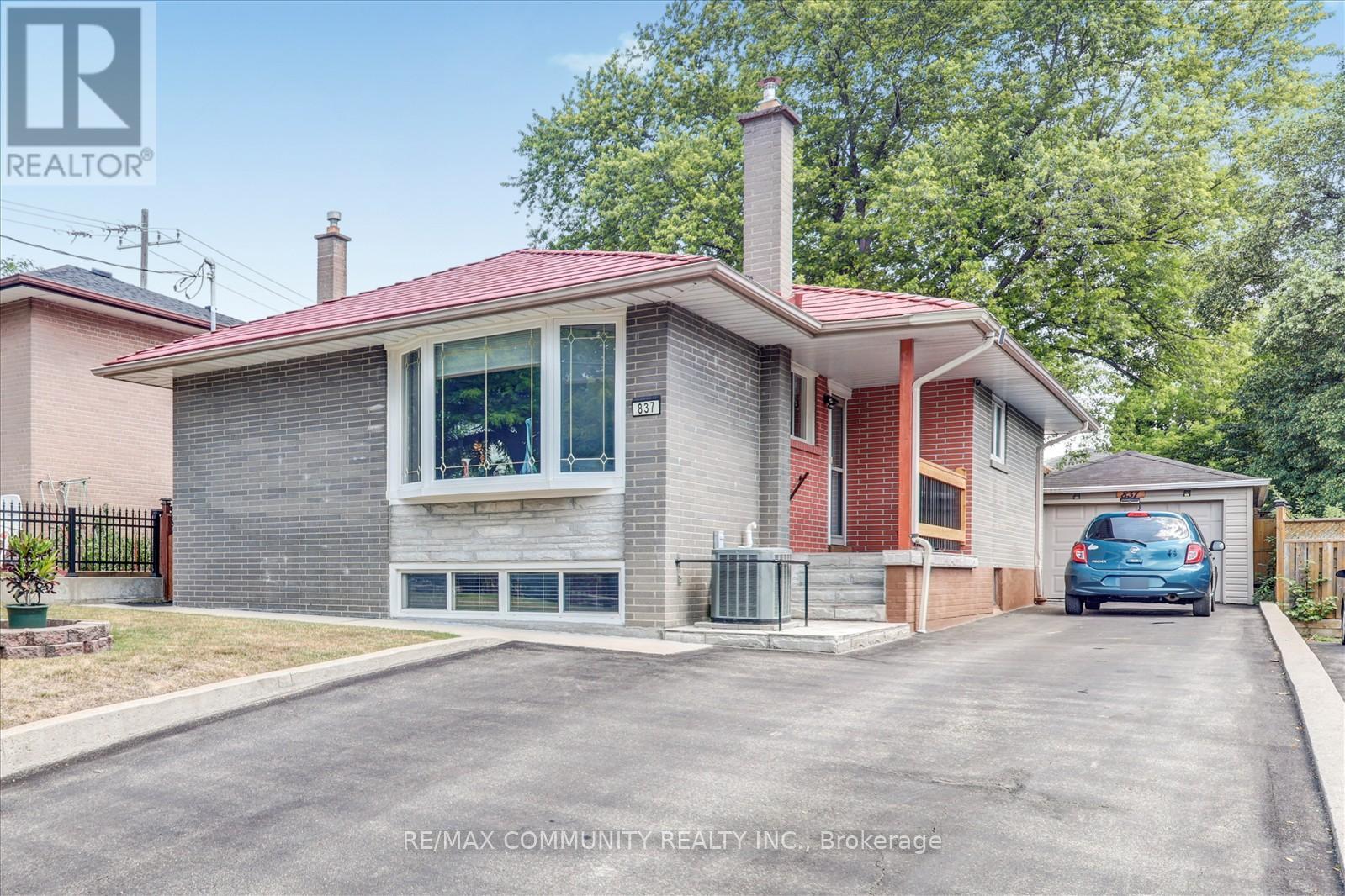 837 Scarborough Golf Club Rd, Toronto, ON M1G 1J2