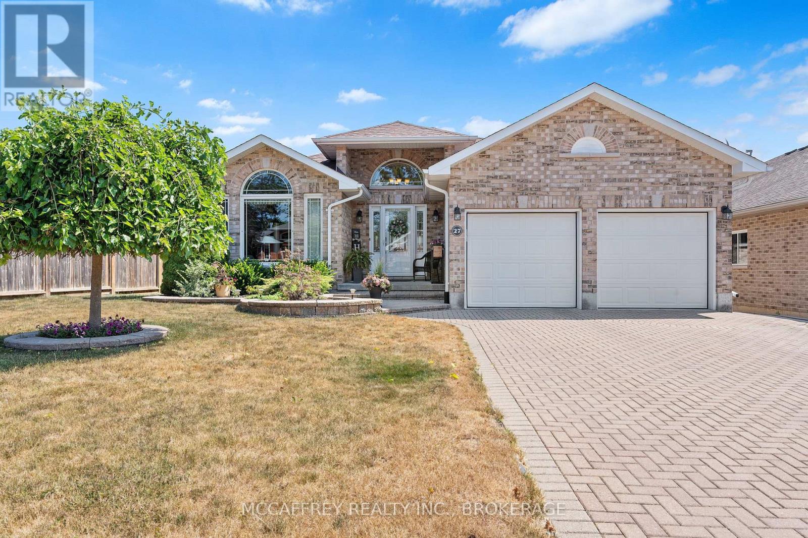 27 Ashwood Cres, Greater Napanee, ON K7R 3L1