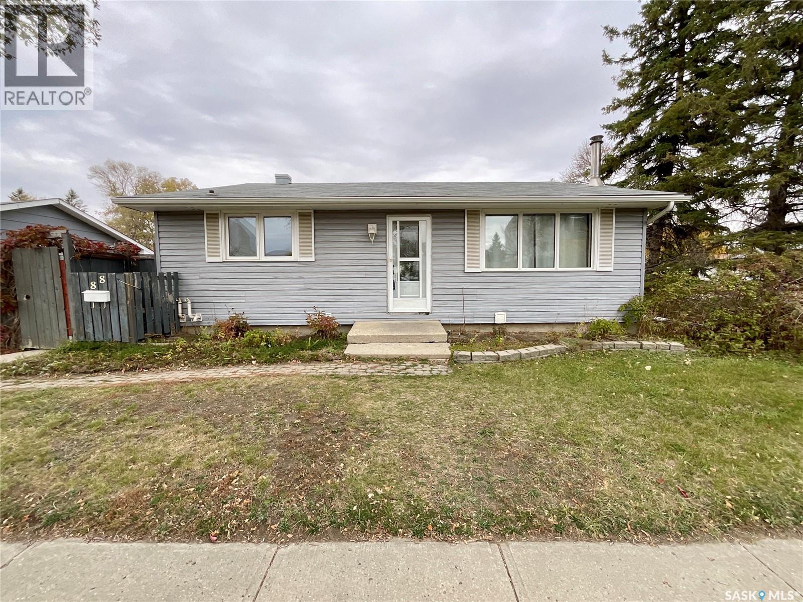 88 Cambridge Ave, Regina, SK S4N 0L1