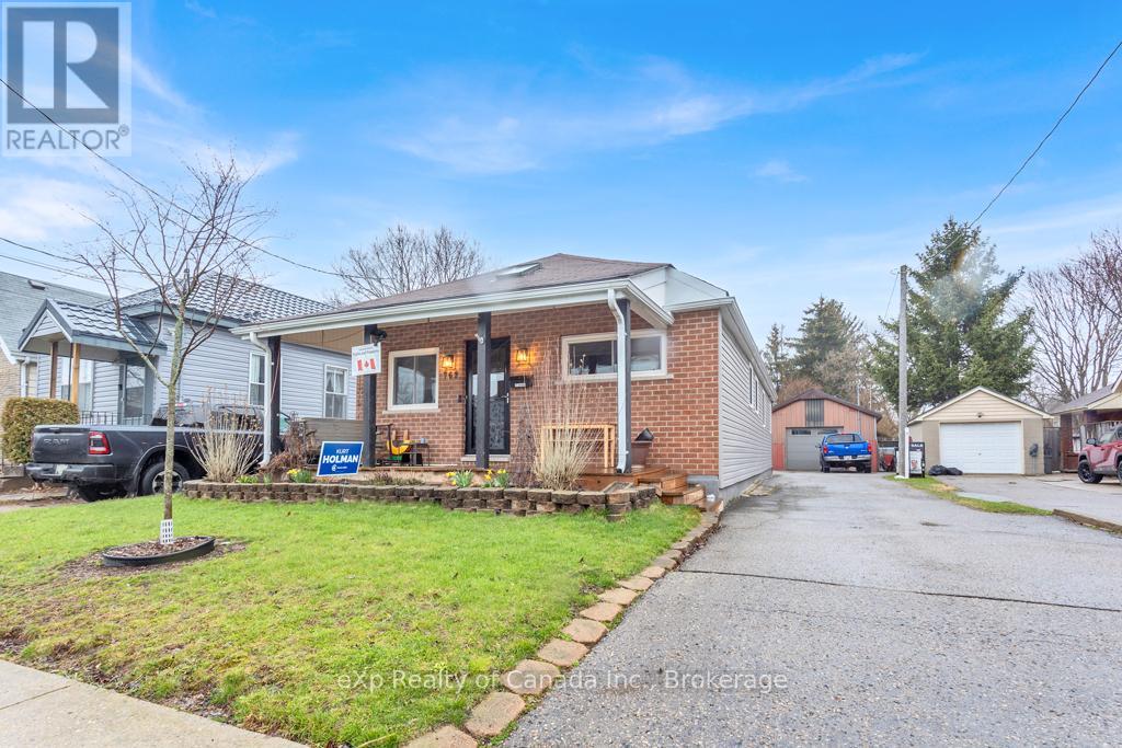 762 Little Hill St, London, ON N5Z 1M9