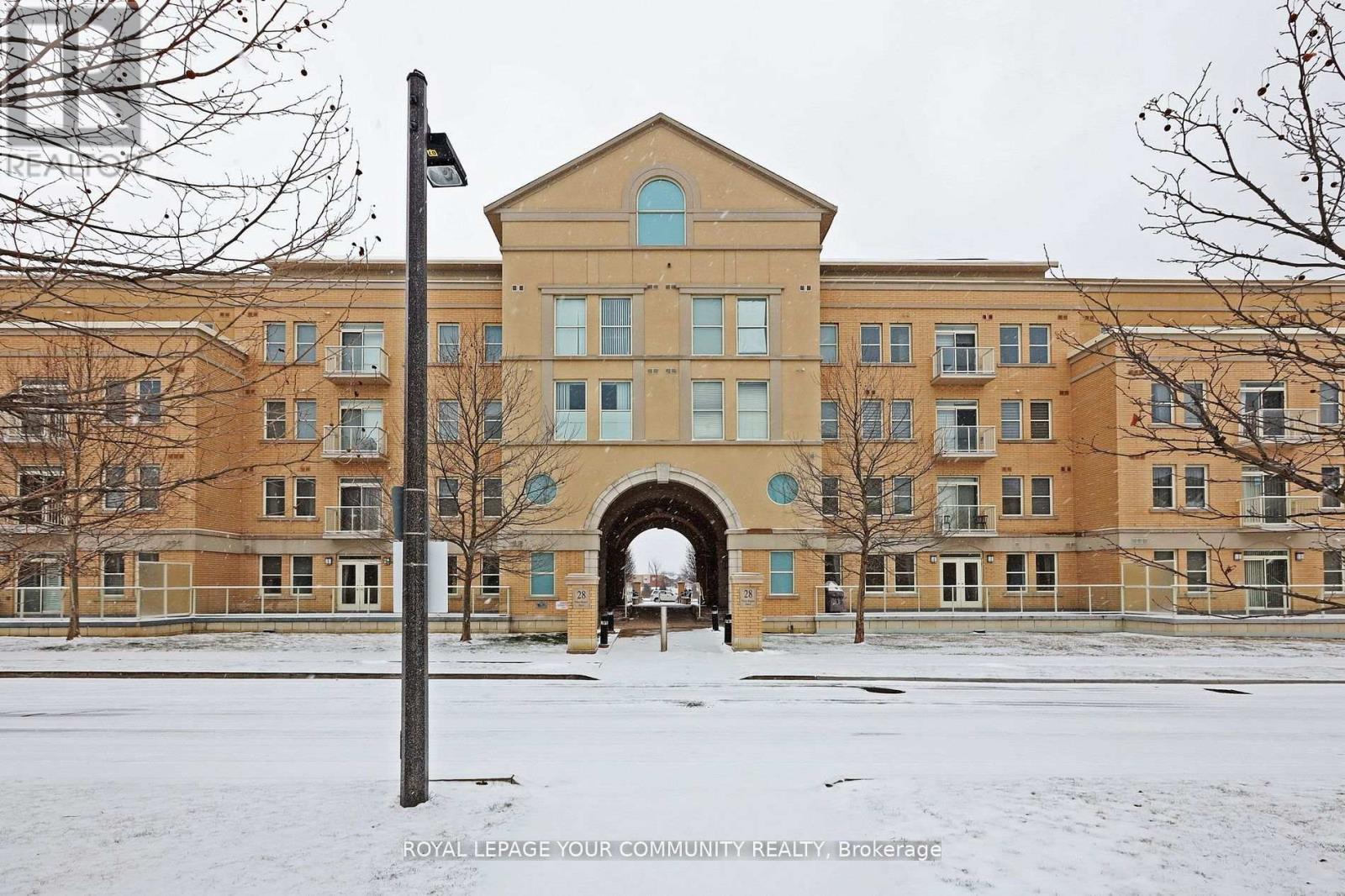 320 28 Prince Regent St, Markham, ON L6C 0V5