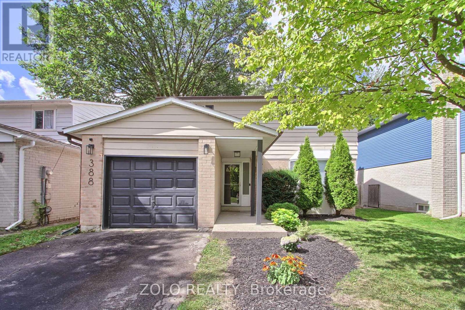 388 Terry Dr, Newmarket, ON L3Y 5E7