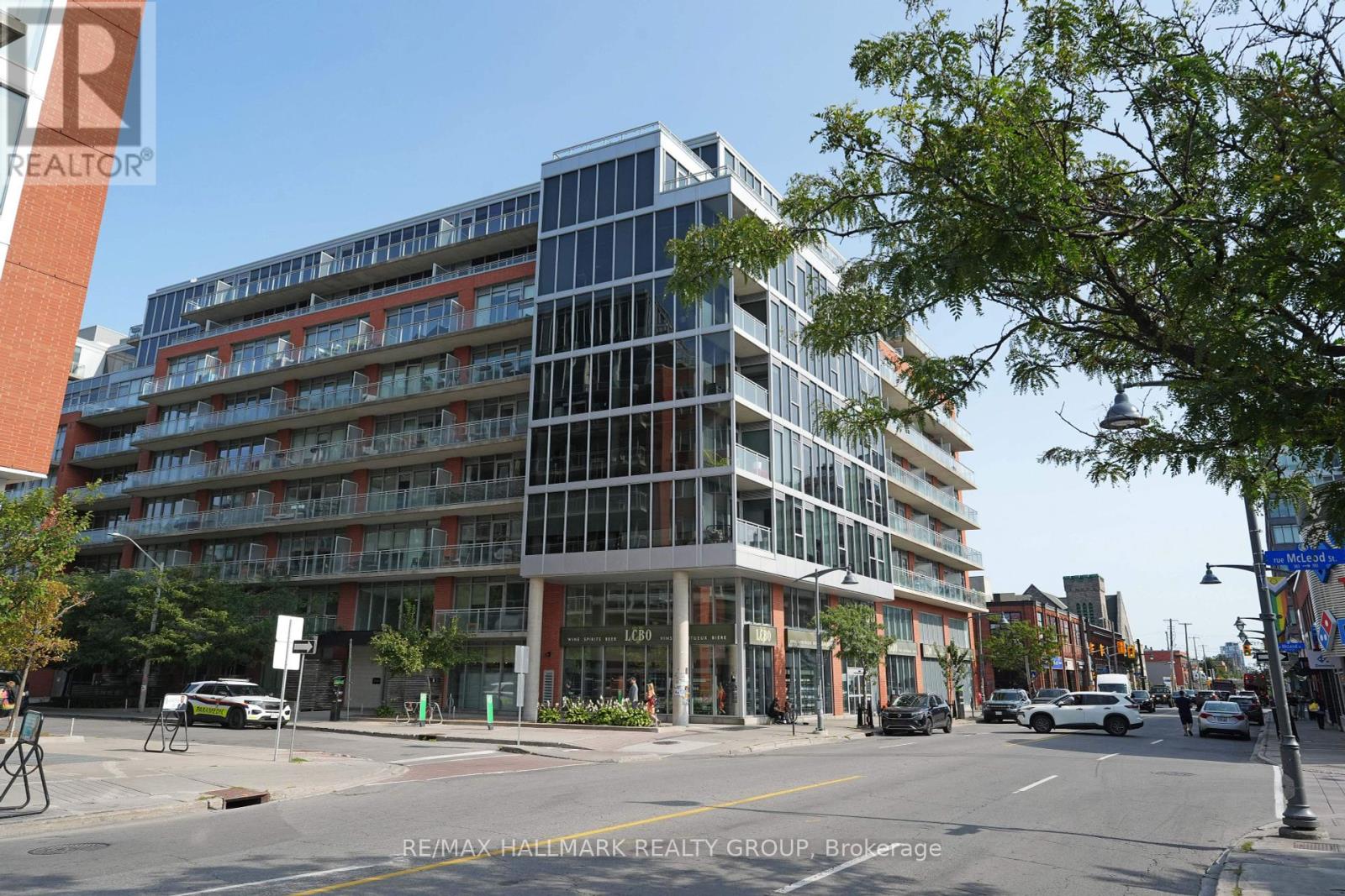 360 Mcleod Street #penthouse 804, Ottawa, ON K2P 1A9