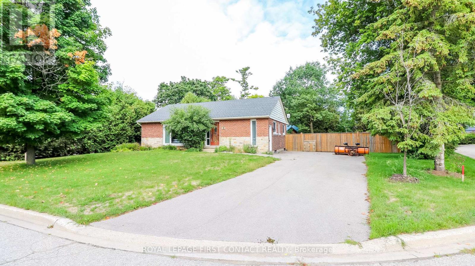 18 Carberry St, Erin, ON N0B 1T0