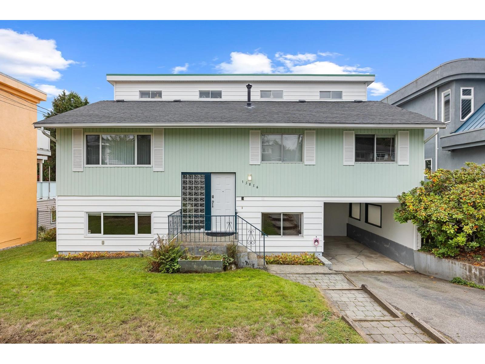 15856 Buena Vista Ave, White Rock, BC V4B 2A3