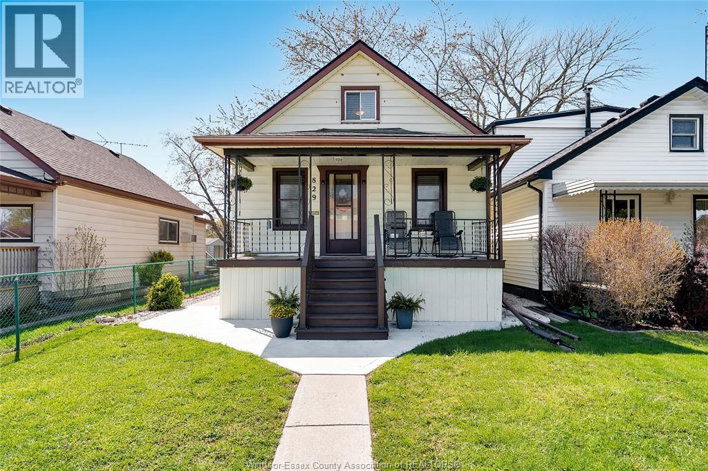 829 St Pierre, Tecumseh, ON N8N 1Z5