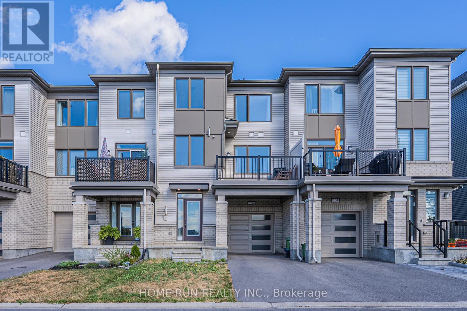 366 Aphelion Cres, Ottawa, ON K2J 6N4
