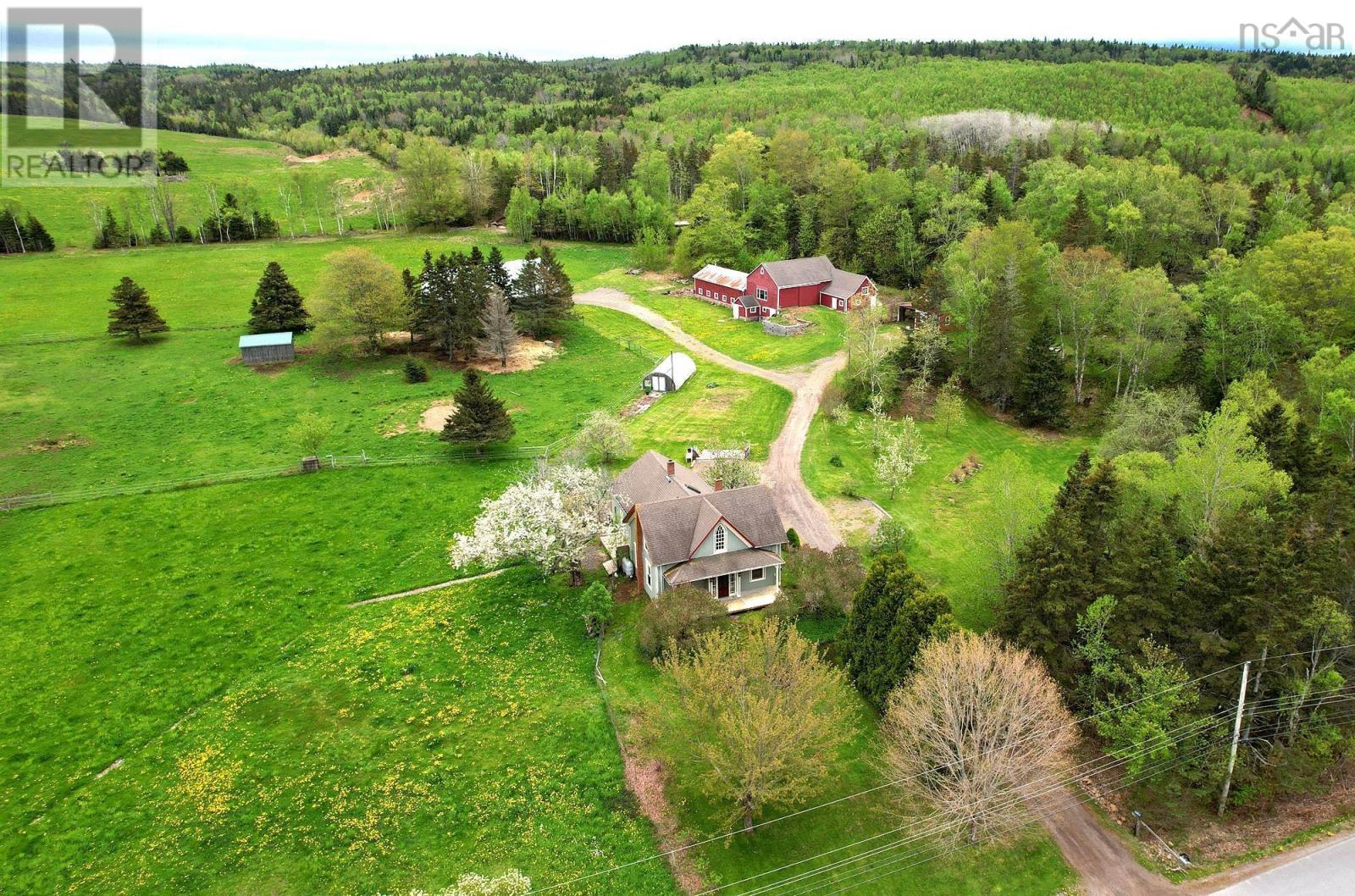 12812 Shore Rd, Middleton, NS B0S 1P0
