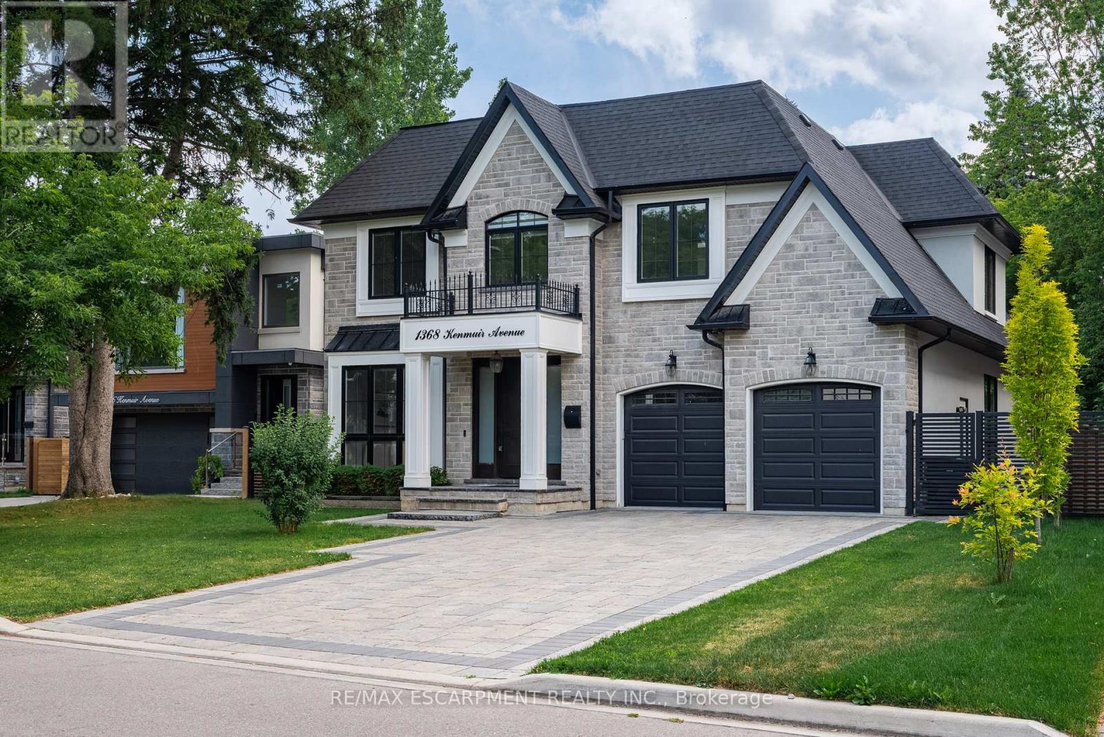 1368 Kenmuir Ave, Mississauga, ON L5G 4B4
