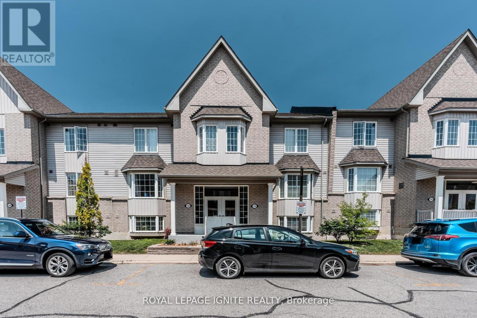 3 120 Petra Way, Whitby, ON L1R 0A2