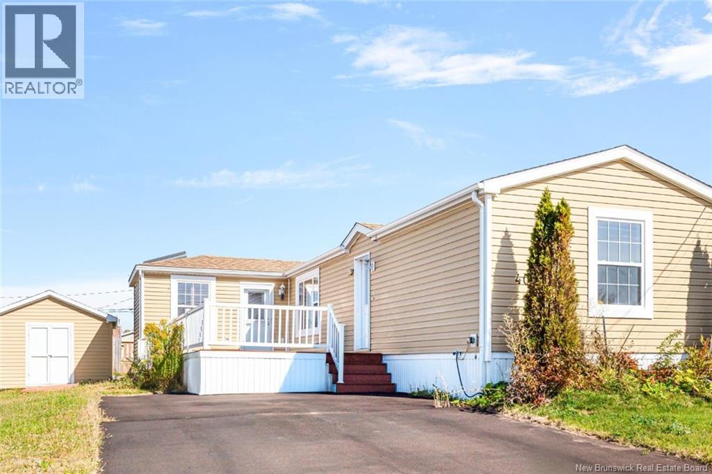 40 Pollett Ln, Dieppe, NB E1A 9P6