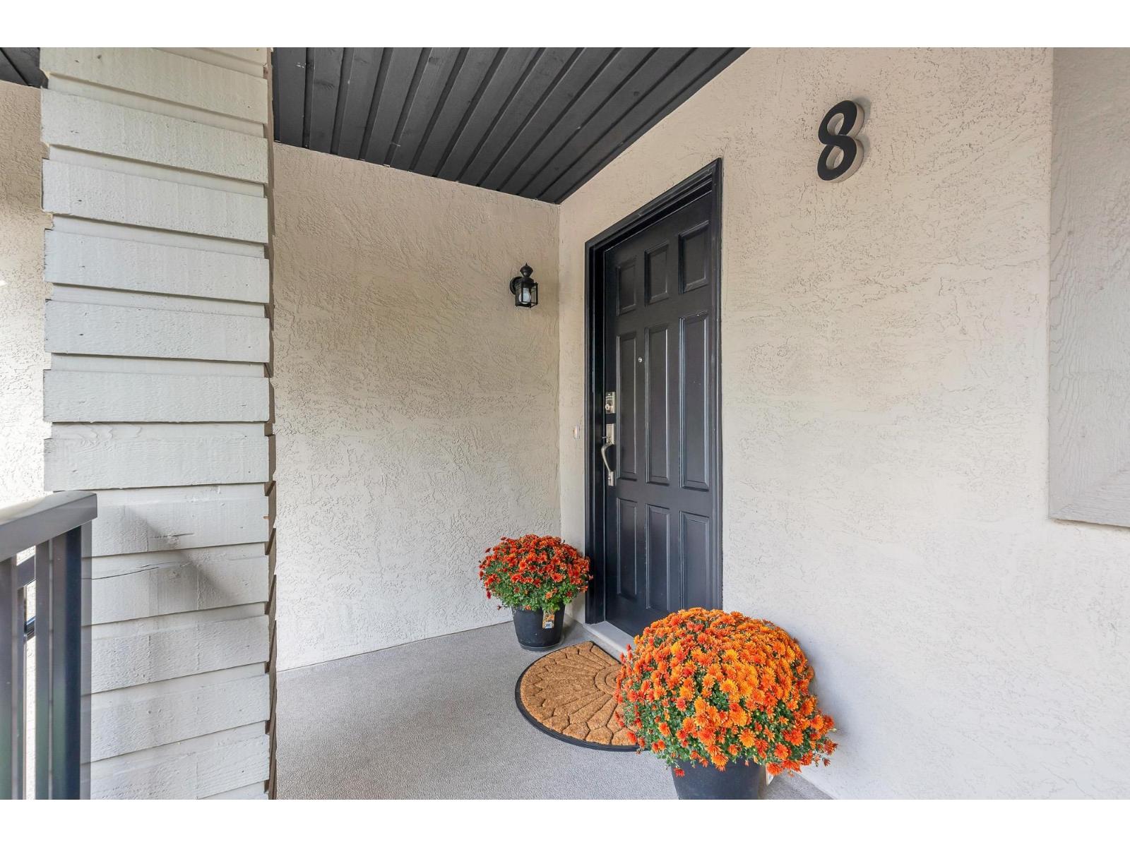 33136 Mill Lake Road Unit 8, Abbotsford, BC V2S 2A5