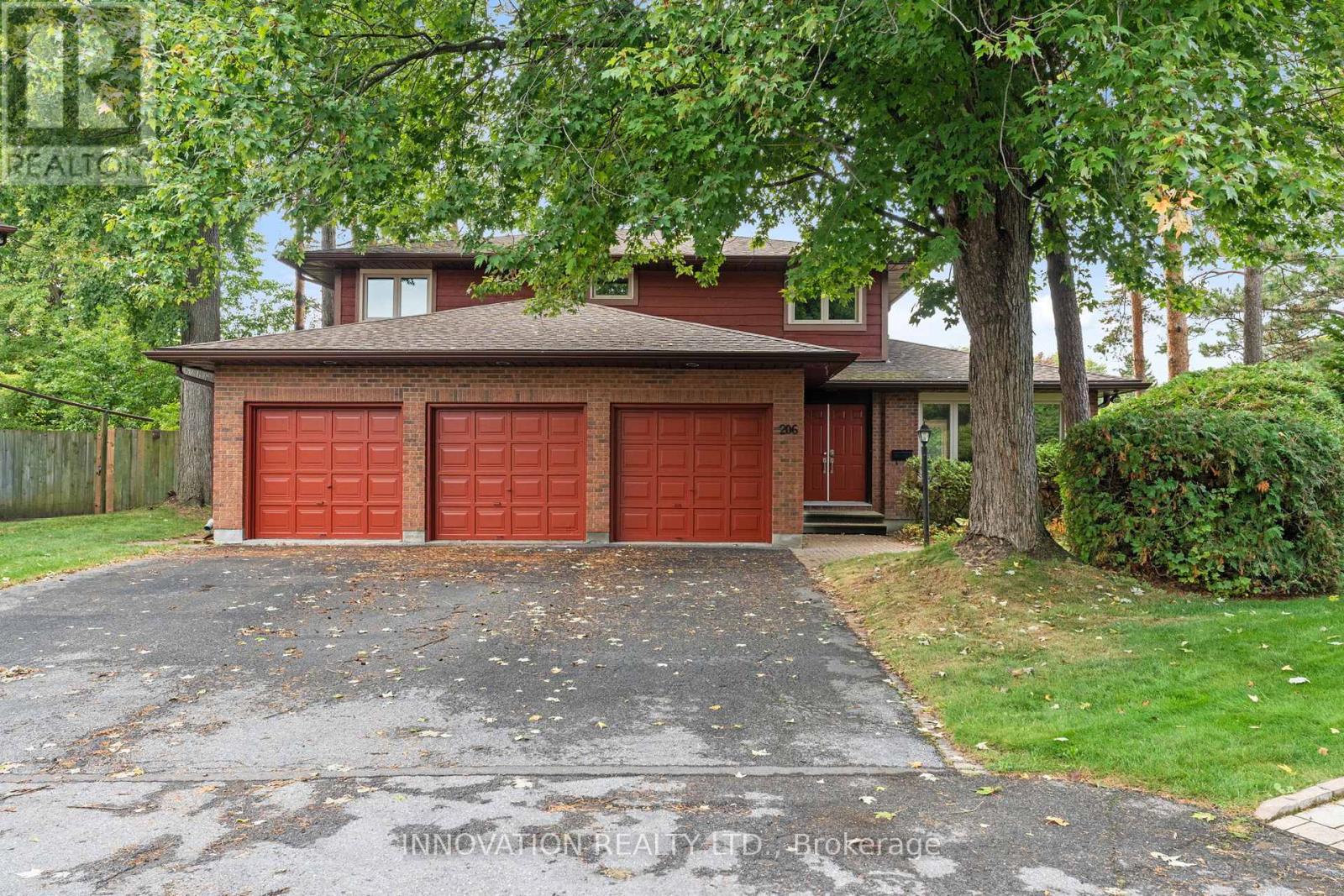 206 Cypress Ct, Ottawa, ON K2H 8Z8