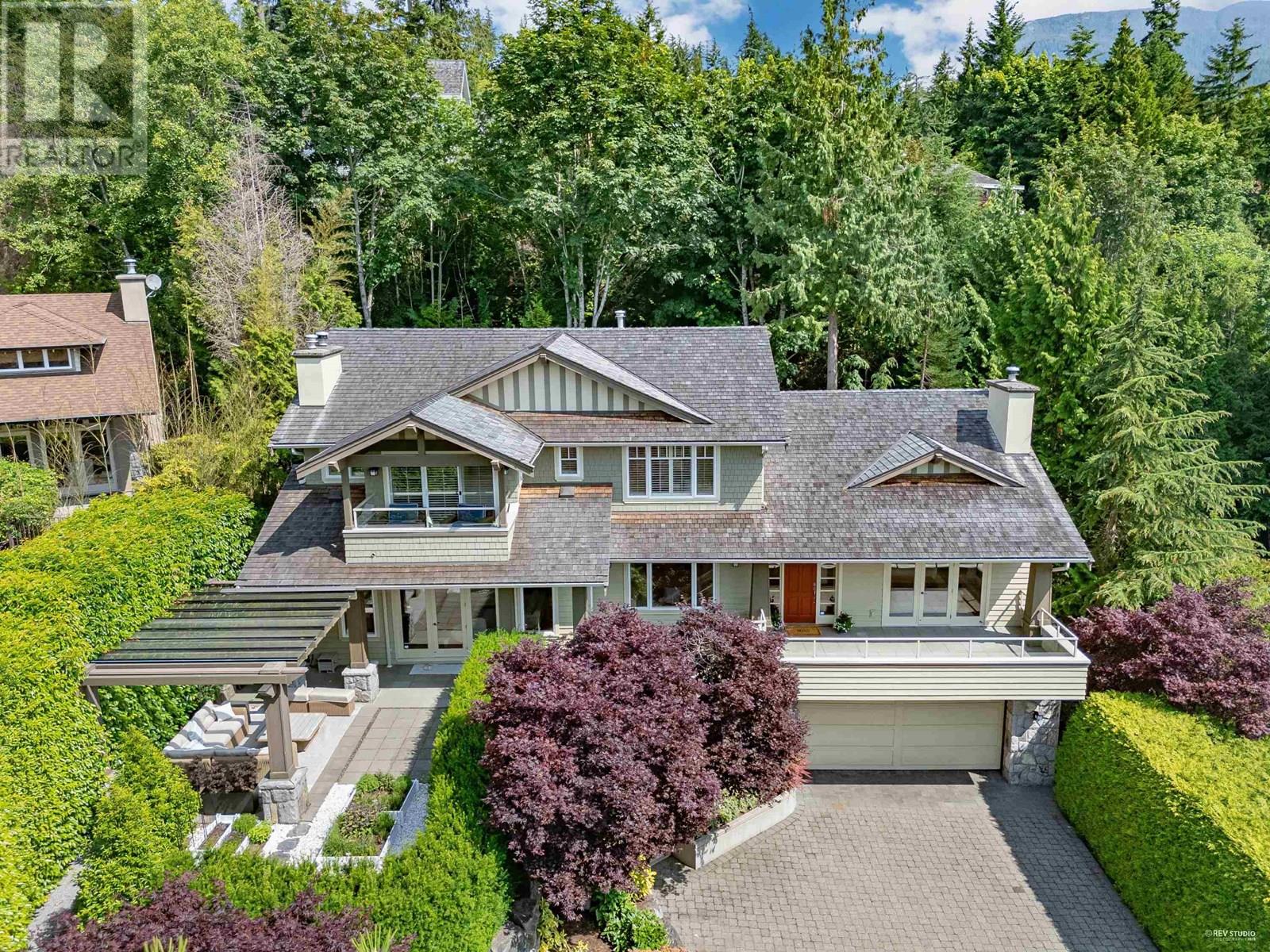 4513 Caulfeild Ln, West Vancouver, BC V7W 3J6