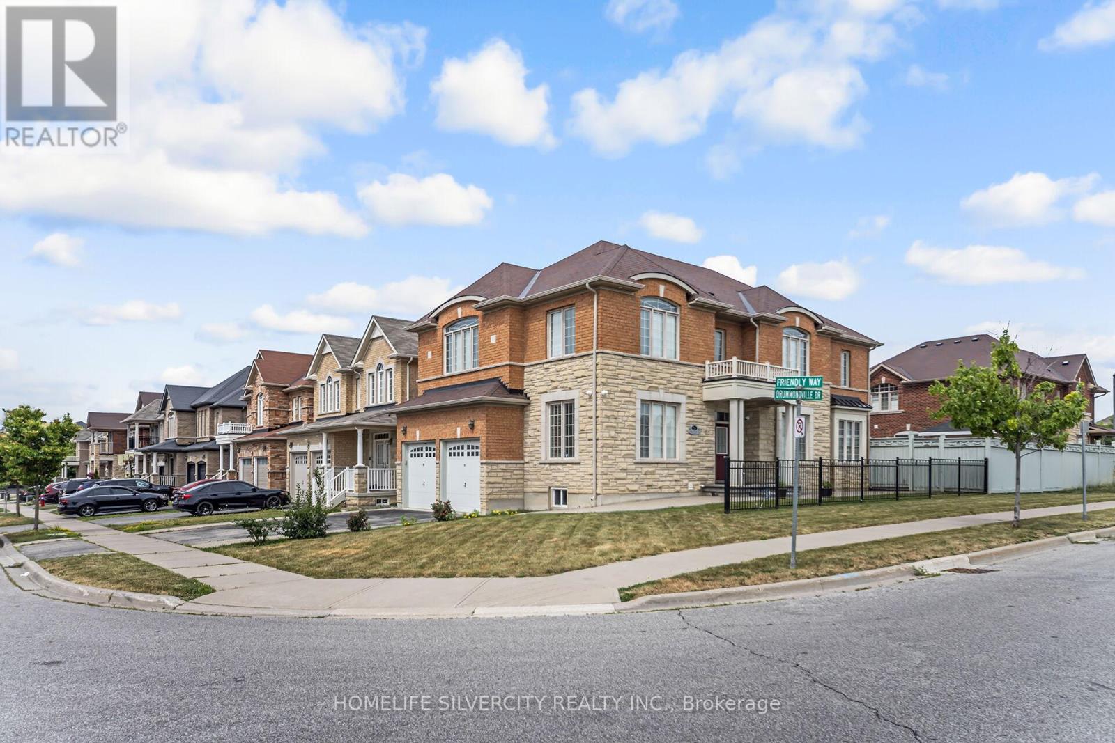 26 Drummondville Dr, Brampton, ON L6P 3M9