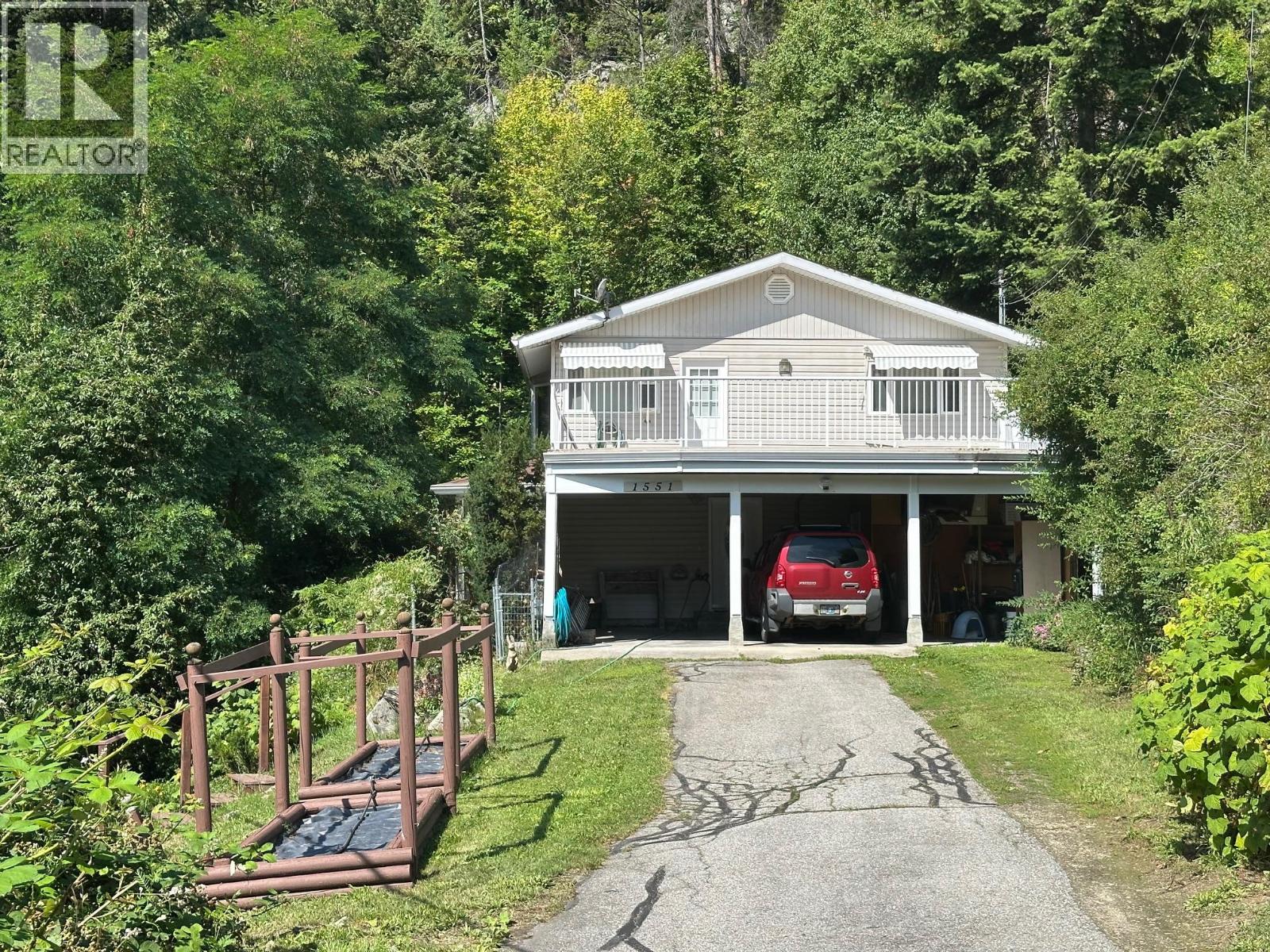 1551 Nasookin Rd, Nelson, BC V1L 6J6