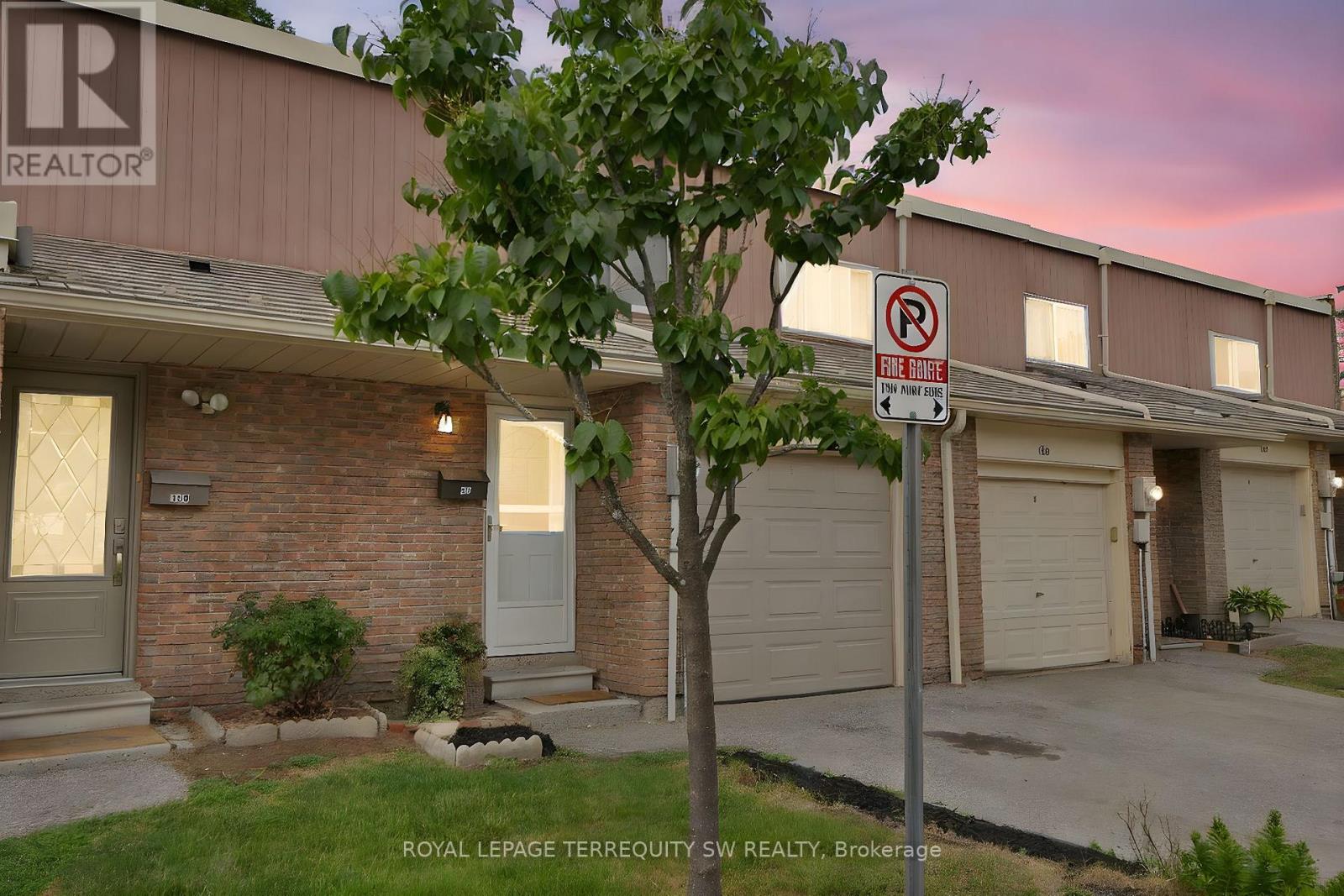158 Woody Vine Way, Toronto, ON M2J 4H6