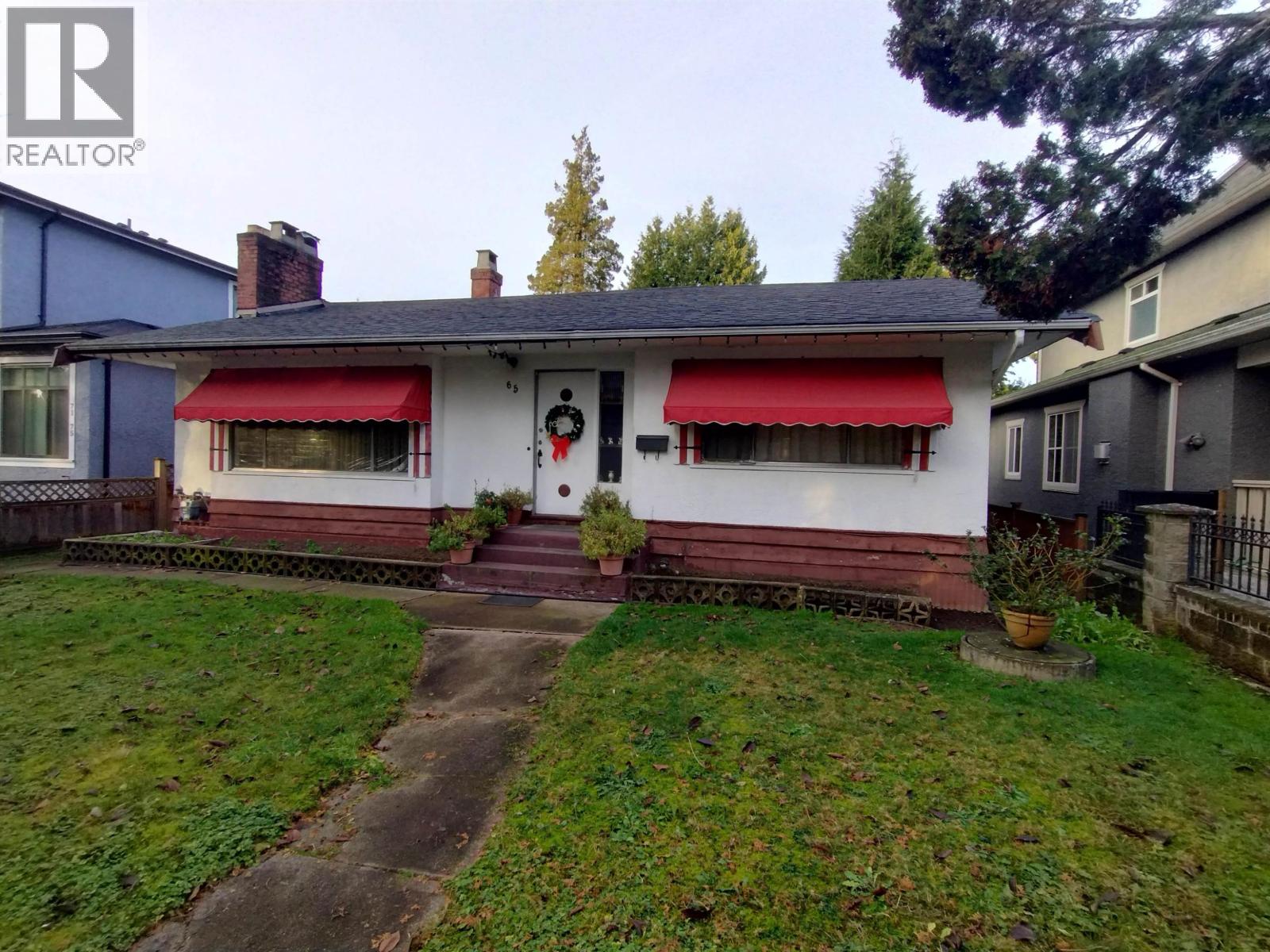 65 W 49th Ave, Vancouver, BC V5Y 2Z4