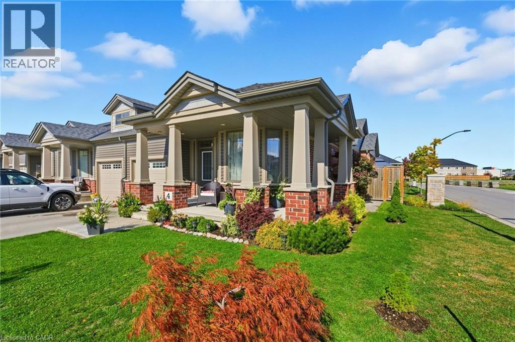 4 Ellis Ave, St. Catharines, ON L2P 0E6