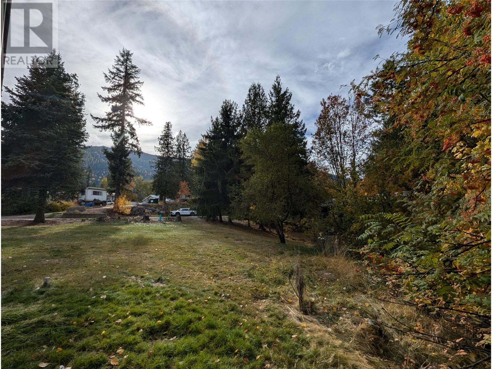 802 W Gore St, Nelson, BC V1L 5C8