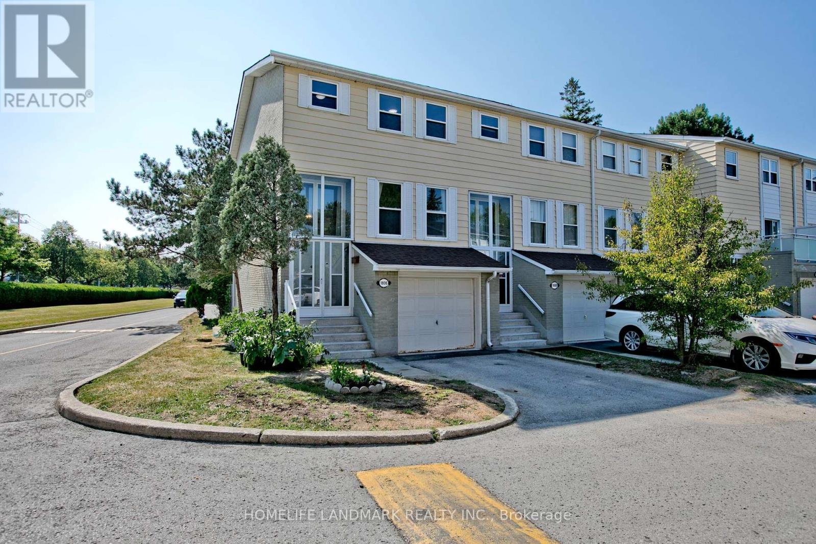 1806 John St, Markham, ON L3T 1Z1