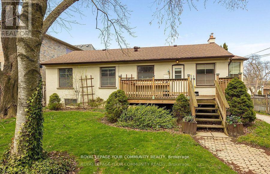155 York Mills Rd, Toronto, ON M2L 1K6
