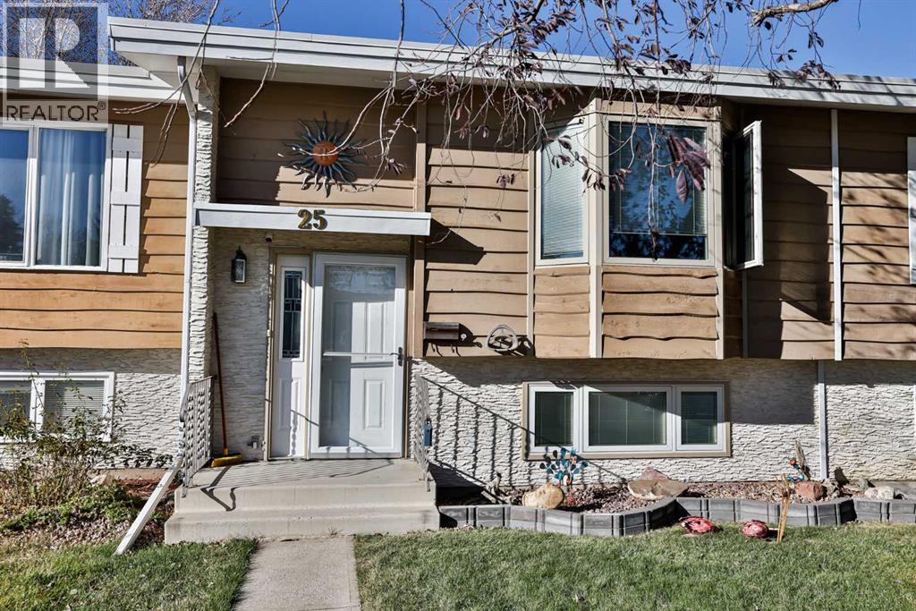 25 Selkirk Rd W, Lethbridge, AB T1K 4N4