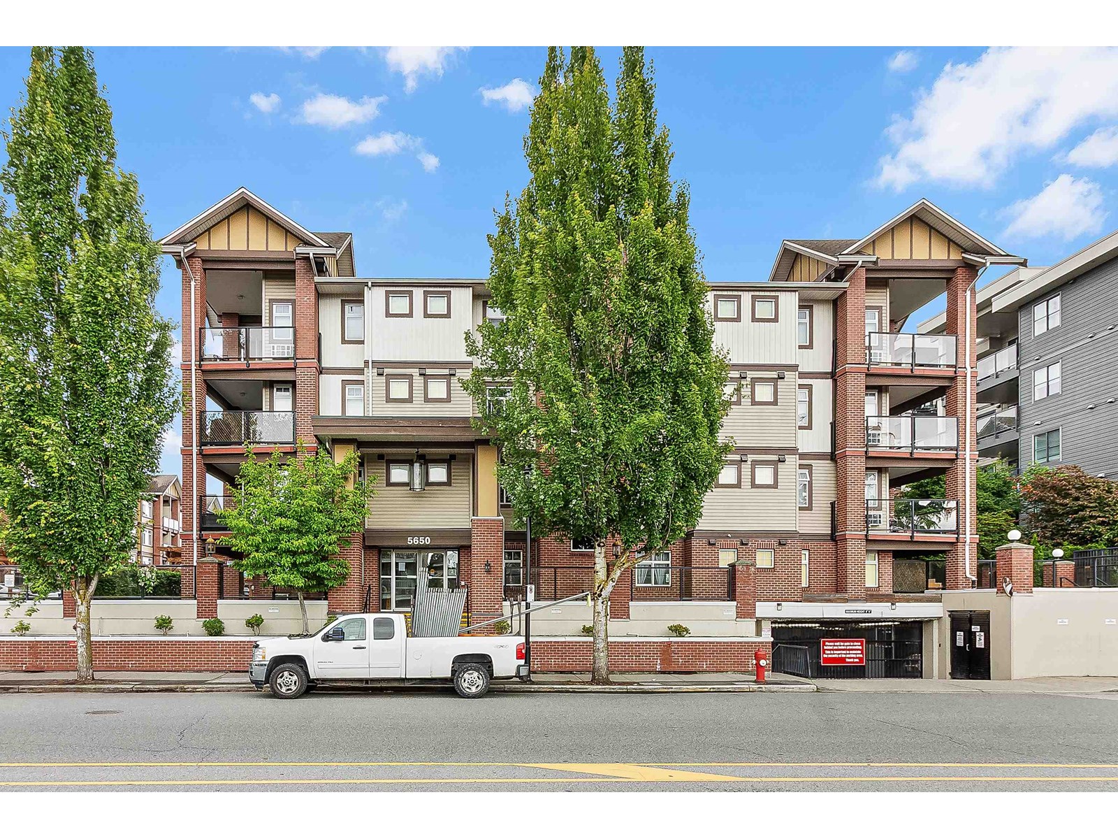 5650 201a Street Unit 310, Langley, BC V3A 0B3