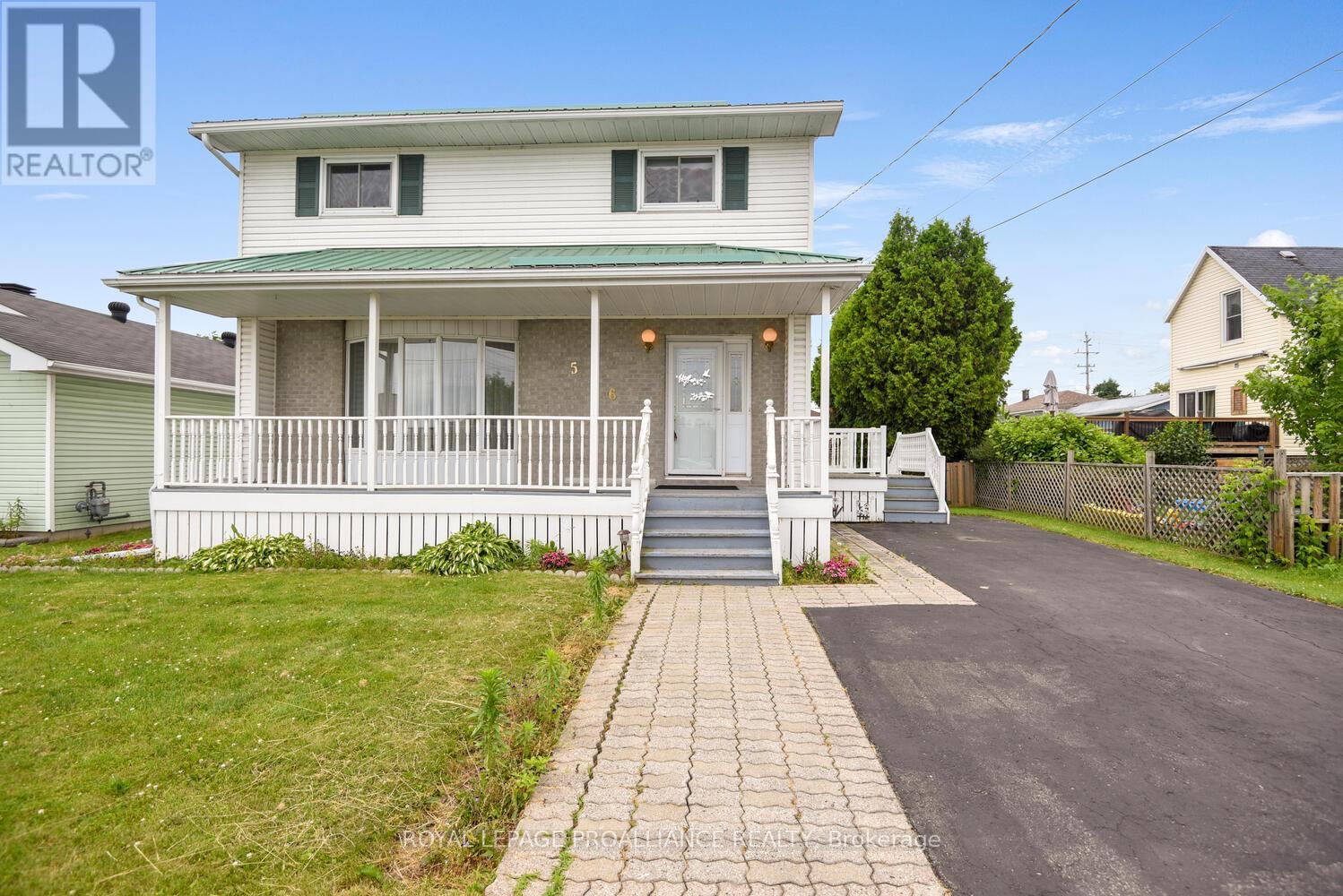 556 Middle St, Edwardsburgh/Cardinal, ON K0E 1E0