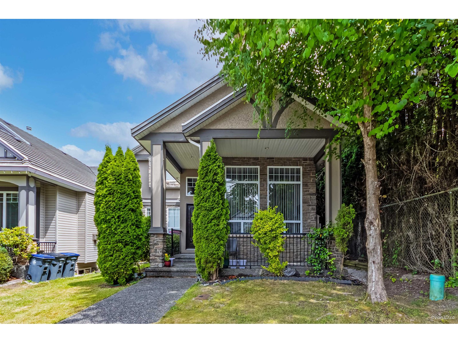 143 Street Unit 7506 #c, Surrey, BC V3W 1S2