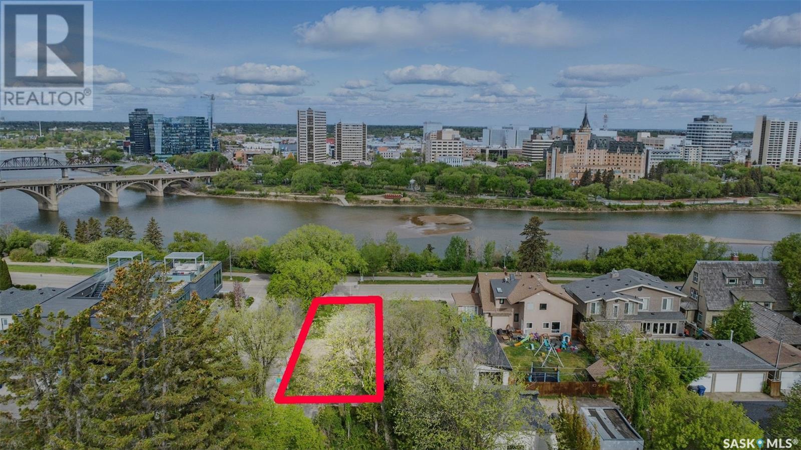 702 Saskatchewan Cres E, Saskatoon, SK S7N 0L2