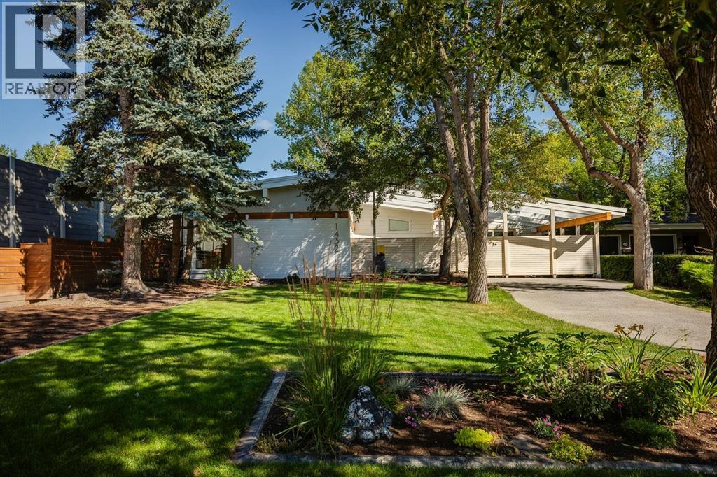 1432 Chardie Pl SW, Calgary, AB T2V 2T6