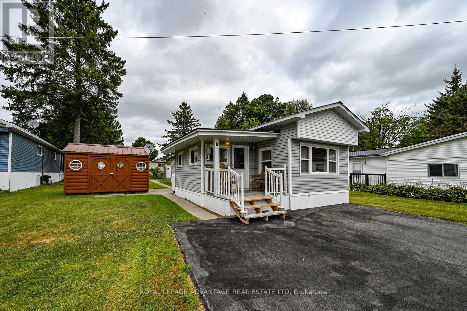 8 Bridle Path N, Rideau Lakes, ON K7A 4S5