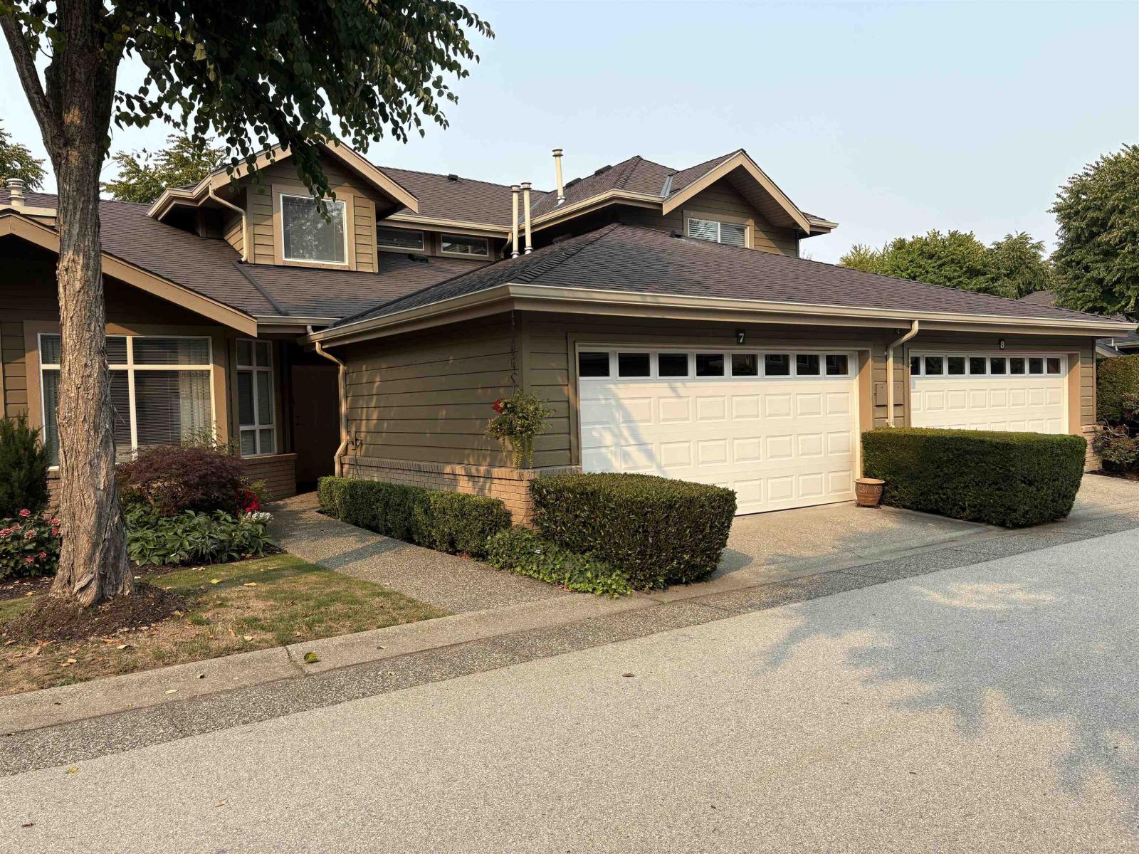15168 22nd Street Unit 7, Surrey, BC V4A 9T4