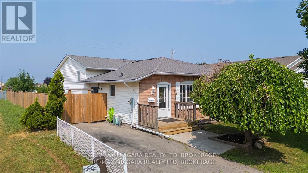 49 Autumn Pl, St. Catharines, ON L2P 3W6