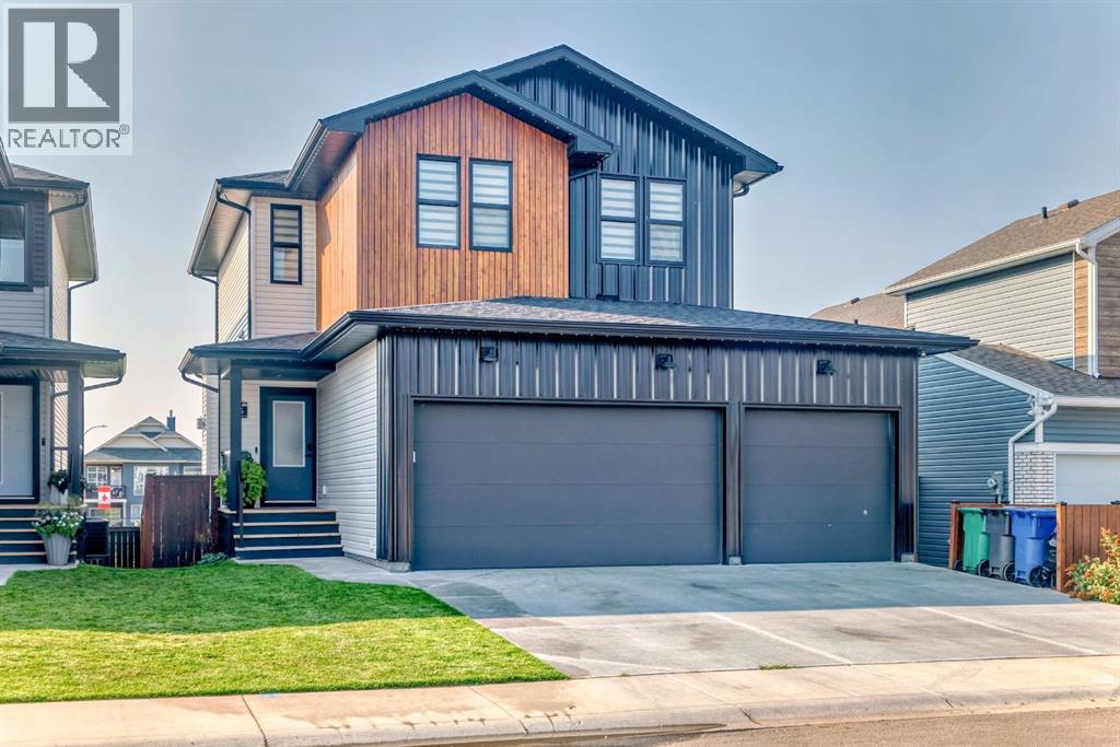 56 Greywolf Rd N, Lethbridge, AB T1H 7E8