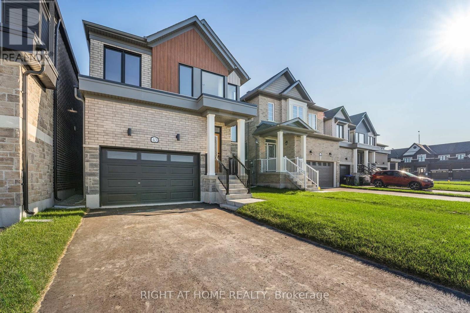 43 Federica Cres, Wasaga Beach, ON L9Z 0N5